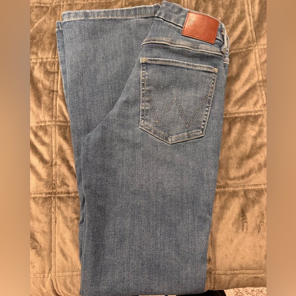Wrangler Bespoke High Rise Bootcut Blue Jeans 26x32